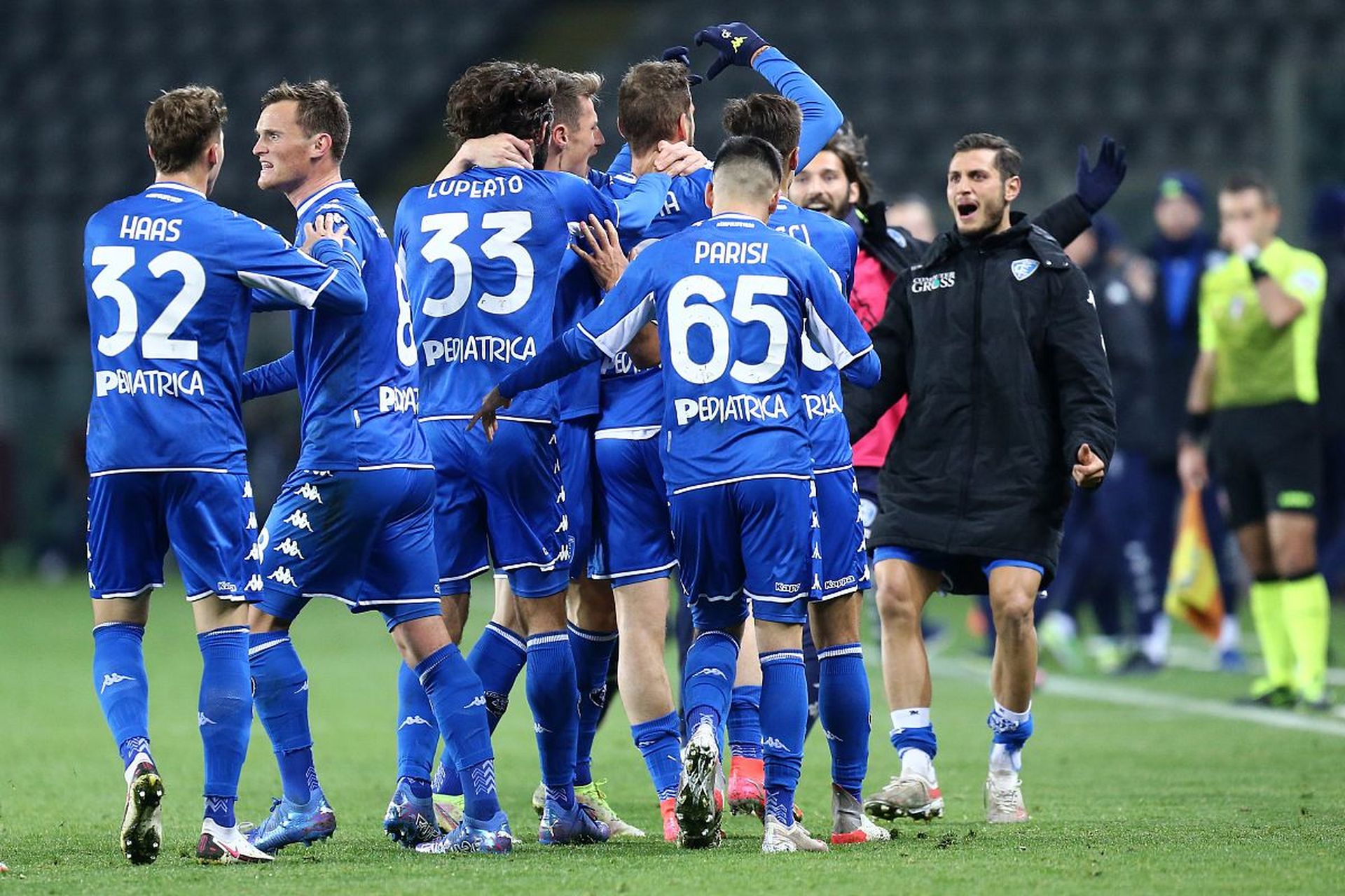 阿拉巴年度最佳投票:姆巴佩、阿什拉夫、登贝莱分列前三(阿拉巴年度最佳票选结果:姆巴佩、阿什拉夫、登贝莱包揽前三)